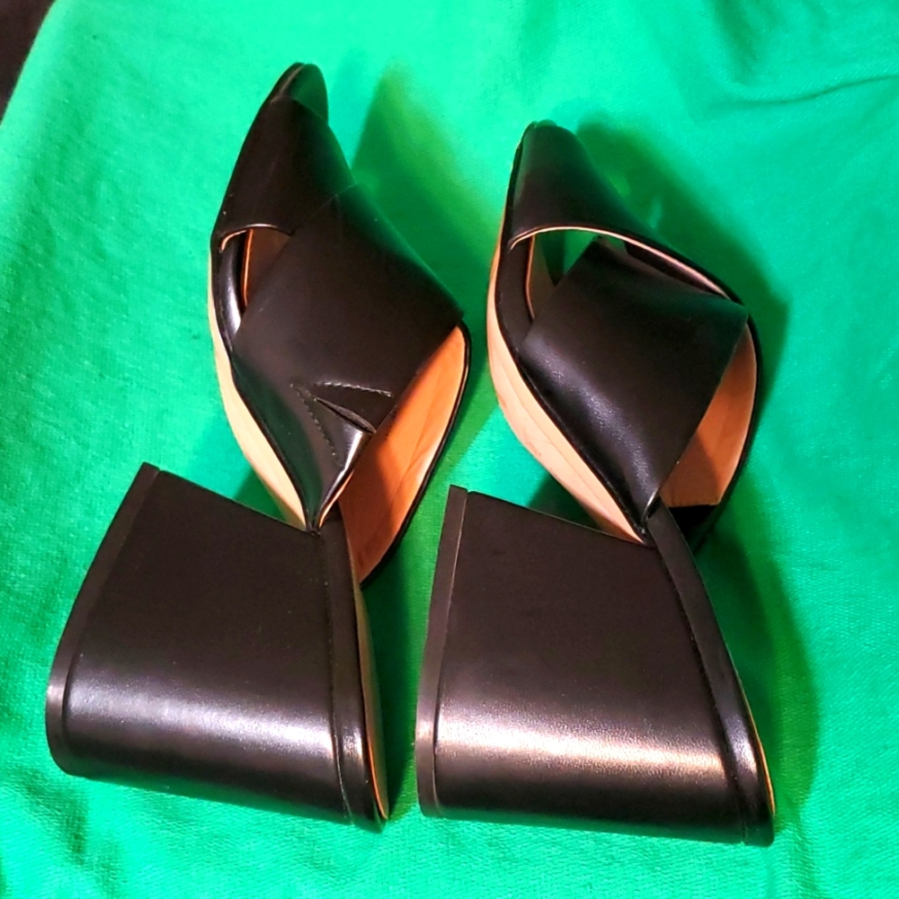 BCBGeneration Slippers